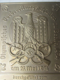 German plaque shooting contest preperation for the Olympics in 1936. Duitse plakette schietwedtrijd voor plaatsing olympische spelen  zeer gedetailleerd 7,5 bij 11 cm TOP stuk