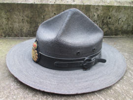 Canadian officer police hat of Ontario with embroided badge very rare. Canadese politie trooper hoed officier met geborduurd embleem van de politie van Ontario, moeilijk te vinden, hard to find. merk hoed Biltmore.