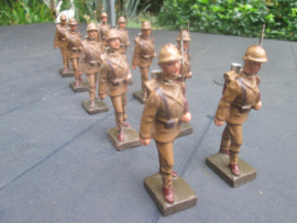 LINEOL 10 Belgium soldiers 10 cm marching. 10 belgische soldaten te voet groot model antiek. bespeelde staat