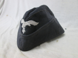 German luftwaffe overseas mechanik cap. Duitse luftwaffe kwartiersmuts voor grondpersoneel, adelaar op zwart stof, muts van een soort denim. gebruikte staat bijzonder hoofddeksel, altijd zonder lands cocarde.