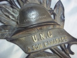 Bronze plaque grave memorial. Bronzen grafplaat van de UNC WO1 uitvoering. UNC - Union National du Combattant, oudstrijders vereniging.
