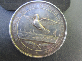 German silver medal, military pigeons. Duitse zilveren penning zeldzaam Willem II Deutscher kaiser Fur Verdienste um das militair Brieftaubenwesen. medaille militaire postduiven TOP stuk.