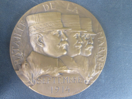 French Bataille de la marne medal. Franse penning 7 cm. brons met maker imposante penning.