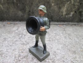 DURSO DUROLIN German soldier with transmission equipment Duitse soldaat met verbindings of radio apparatuur. apart figuur.