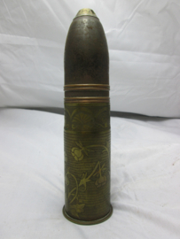 Frech cartridge 1916  engraved. Franse kogel met gegraveerde huls 1916 mooi gemarkeerd.