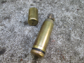 British lighter made of the oil tube of the Lee Entfield. Aansteker gemaakt van het oliebusje uit het geweer mooi gemarkeerd 1913.