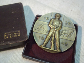 Swiss medal, Zwitserse medaille La commune de la chaux-du-milieu reconnaissante a ses soldats 1939-1945