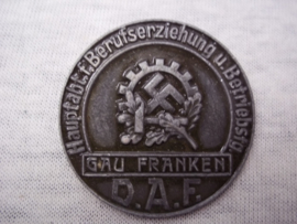 German tinnie, Rally badge, Duitse tinnie Hauptabteilung fur Berufserziehung und Betriebsfahig DAF Gau Franken