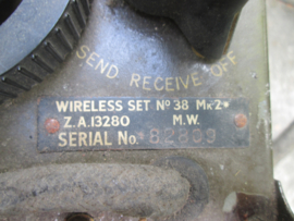 British wireless set 38 Mk2. used by paratroopers. found in an attich nearby Nijmegen. Engelse para set niet compleet, gebruikte staat zo gevonden in schuur bij Nijmegen, leuk item.