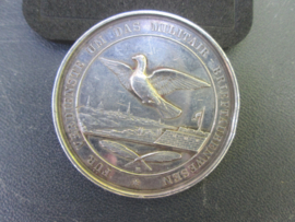 German silver medal, military pigeons. Duitse zilveren penning zeldzaam Willem II Deutscher kaiser Fur Verdienste um das militair Brieftaubenwesen. medaille militaire postduiven TOP stuk.
