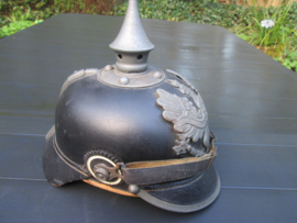 German Pickelhaube spike helmet Prussian Infantry M1915. Duitse pickelhaube Pruisen veldgrijs manschap met afneembare spits mooi gemarkeerd 1916 ronde  stempel.