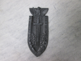 German tinnie, rally badge, Duitse- Oostenrijkse tinnie HJ. Hitler- Jugend Sommerlager Gebiet Wien 27, 1940 zeer zeldzame tinnie, rare item.met maker hersteller Brüder Schneider Wien.