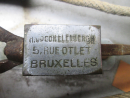 Military drum metal. Militaire trommel met drager, metalen kast Belgische aanmaak uit brussel jaren 30- 40.