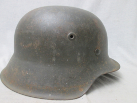 German helmet M-42 found in Normandy. Duitse helm model 1942, zo gevonden, niets schoon gemaakt. mooie eerlijke helm, Wehrmacht.