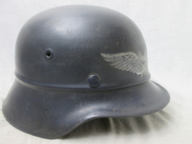 German helmet civil defense, with decal. Duitse helm Kradfahrer model met Luftschutz decal. Luchtbeschermings helm.