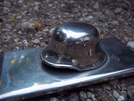German helmet miniature, M-1916, very heavy silver toned, 16 x 7 cm. Miniatuur Duitse helm model 1916, zilverkleurig, zeer zwaar, mooi degelijk stuk, perfect afgewerkt.