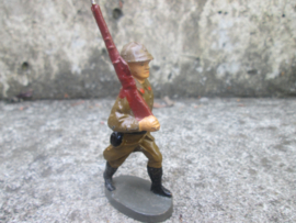 ELASTOLIN Belgium soldier marching, marcherende Belgische soldaat goede staat.