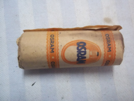 German lamp in his original packing. KRIEGSMARINE lamp in verpakking beide gestempeld. nog 2 stuks, prijs is per lamp in verpakking.