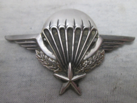 French para jump wing, with number. Franse para wing brevet met nummer 598756.