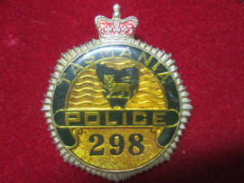 Police cap badge numbered TASMANIA Police 298, no pins. Petembleem politie Tasmanie, zonder bevestigings speld.
