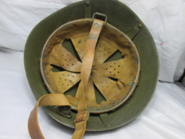 Greece helmet M-1936. Griekse helm model 1936 met binnenwerk, zeer aparte en nauwlijks gebruikte helm
