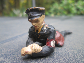 ELASTOLIN German SS soldier. SS soldaat in zwart uniform met armband.