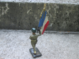 DURSO French soldier with flag. Franse soldaat met vlag. goede staat