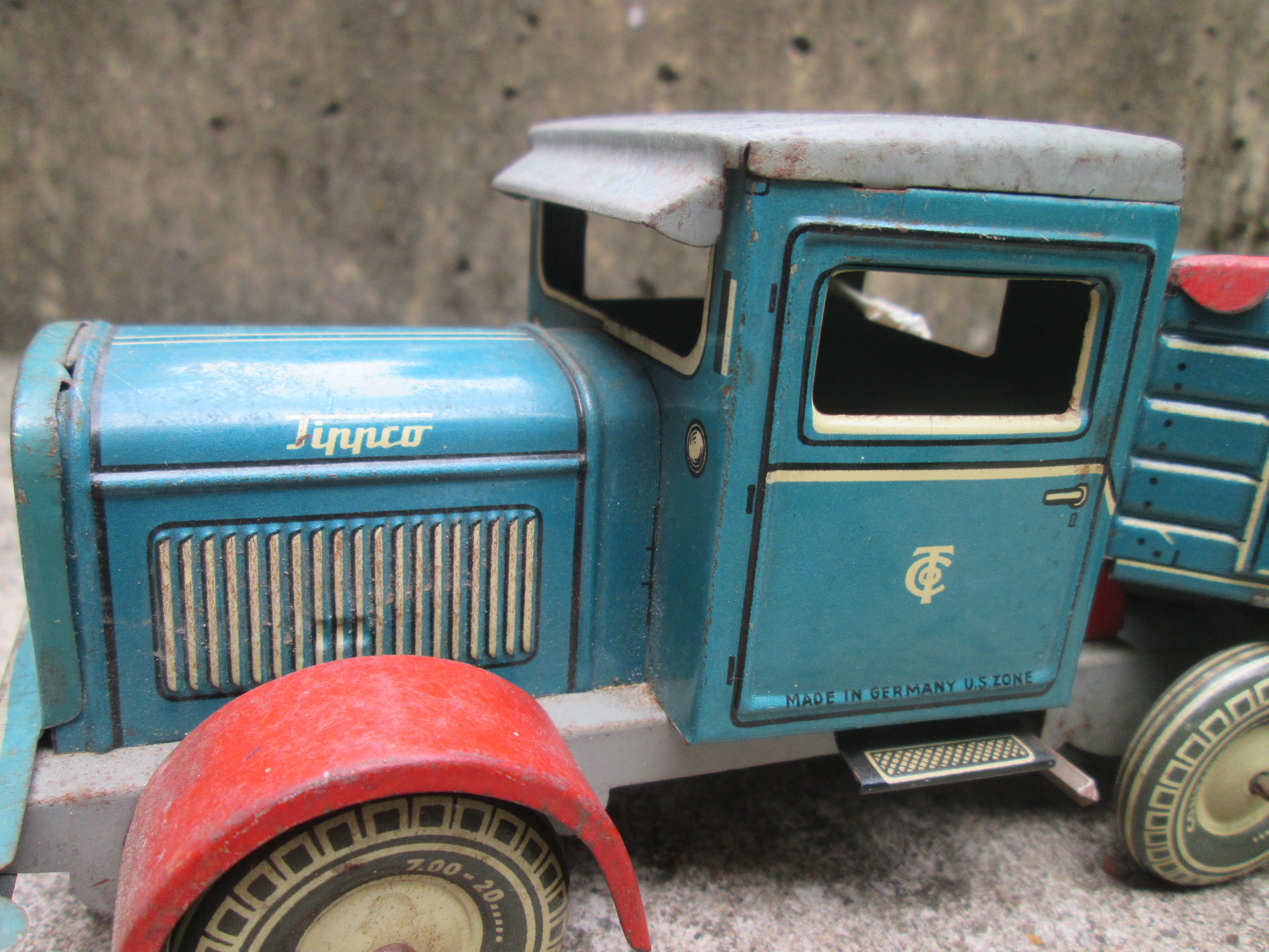 German tin toy TIPPCO. Blikken speelgoed vrachtwagen Tippco made in Western  Germany, jaren 40/50 in een perfecte werkende staat