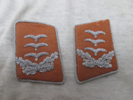 German collar tabs Luftwaffe Nachrichten Hauptmann. Duitse kraagspiegels Luftwaffe Nachrichten, bruine kleur.