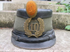 Dutch shako pattern 1912. officer, Nederlandse officiers sjako M1912, wollige binnenkant, geen zijde. compleet met kokarden en stormriem nette doch gedragen staat. TOP stuk nu moeilijk te vinden.
