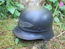 German helmet civil defense, with decal. Duitse helm Kradfahrer model met Luftschutz decal. Luchtbeschermings helm.