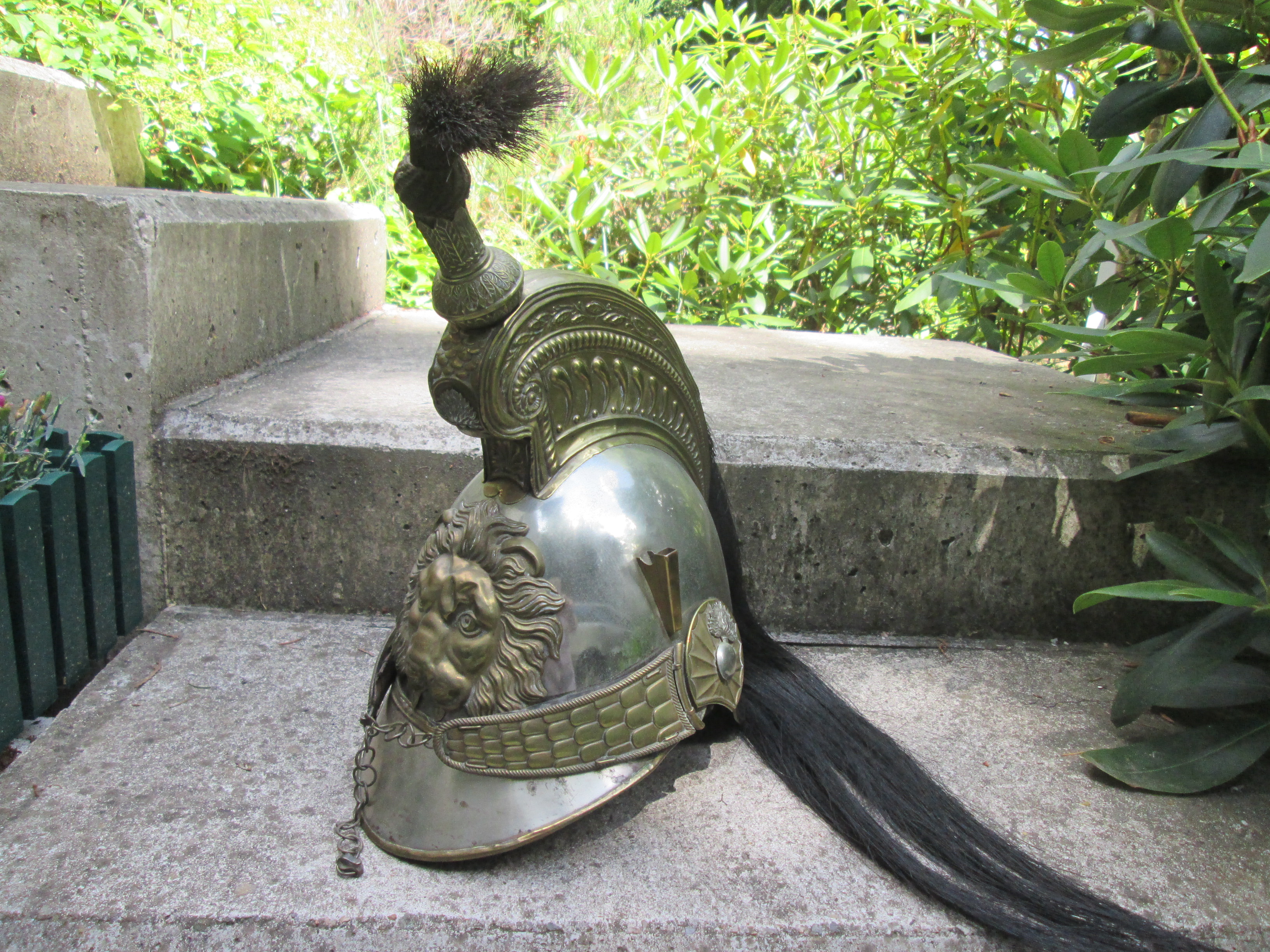 Belgium Dragoner helmet M/1848 complete with original innerliner. Belgische kurassiers/ Dragoner helm mooi gemarkeerd met origineel binnenwerk wat zwaarder model zeldzaam stuk.