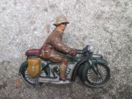 Unmarked belgium soldier on motor. Belgische motorrijder.