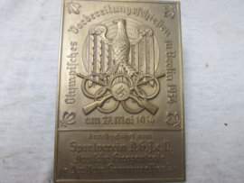 German plaque shooting contest preperation for the Olympics in 1936. Duitse plakette schietwedtrijd voor plaatsing olympische spelen  zeer gedetailleerd 7,5 bij 11 cm TOP stuk