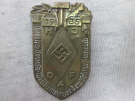 German tinnie, rally badge, Duitse tinnie H.J.- DAF Reichsberufswettkampf der Deutschen Jugend 1935, nicely marked. Duitse tinnie Hitler- Jugend en Arbeidsfront.