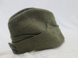 Australian side-cap, mint condition, nicely marked dated 1940. Australische kwartiersmuts met naamlabel en datum 1940 in een zeer nette staat.