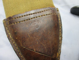 US- WW1- Bolo knife with scabbard dated 1917--1918--1919. Amerikaans kapmes mooi gemarkeerd en duidelijk , zeer nette staat.