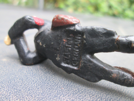 ELASTOLIN German SS soldier. SS soldaat in zwart uniform met armband.