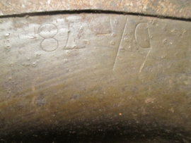 British Brodie steelhelmet MkI. nice with the red ink brodie helmet stamp. Engelse staalhelm voorzien van een donut, dit vanwege het draagcomfort 1917.