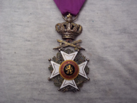 Belgium medal. Belgische medaille Leopold orde met zwaarden, militair uitgereikt.