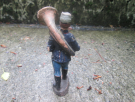 ELASTOLIN 10 cm. Austrian soldier played condition. Oostenrijkse soldaat met instrument bespeeld. antiek.