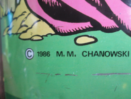 Groot blik Fabeltjeskrant met Meneer de Uil Juffrouw ooievaar, Truus de mier, Bor de wolf, noem ze maar op uit 1986.