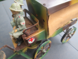 German red cross ambulance with horses Duitse Sanitater wagen getrokken door paarden zeer goede kwaliteit.