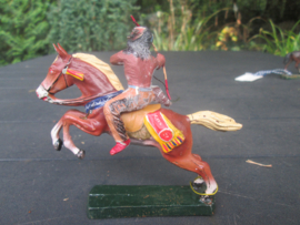 ELASTOLIN, Indian. Indiaan op paard met pijl en boog ,goede staat.