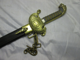Police dagger of the Amsterdam police. Nederlandse ponjaard gebruikt door de Amsterdamse politie, hier zijn 3 stuks van bekend, zeldzaam stuk in een zeer nette staat gemerkt HERDER, met nummer 645. TOP stuk Museum goed.