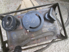 British wireless set 38 Mk2. used by paratroopers. found in an attich nearby Nijmegen. Engelse para set niet compleet, gebruikte staat zo gevonden in schuur bij Nijmegen, leuk item.