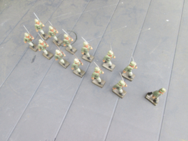 LINEOL German marching soldiers smaler size. 13 Duitse soldaten marcherend met officier. goede staat. kleiner model