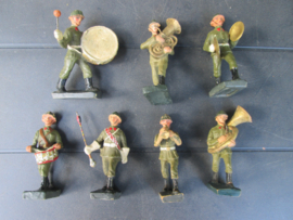 DURSO Belgium soldiers drumband 7 soldiers. Belgische drumband 7 stuks nette staat, met het leeuwembleem nog op de helm WO2