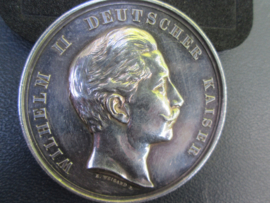 German silver medal, military pigeons. Duitse zilveren penning zeldzaam Willem II Deutscher kaiser Fur Verdienste um das militair Brieftaubenwesen. medaille militaire postduiven TOP stuk.