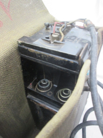 US- Army Field telephone in case, complete. Amerikaanse veldtelefoon in canvas tas.